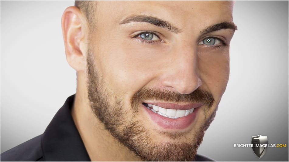 AJ_CloseUp-WEB