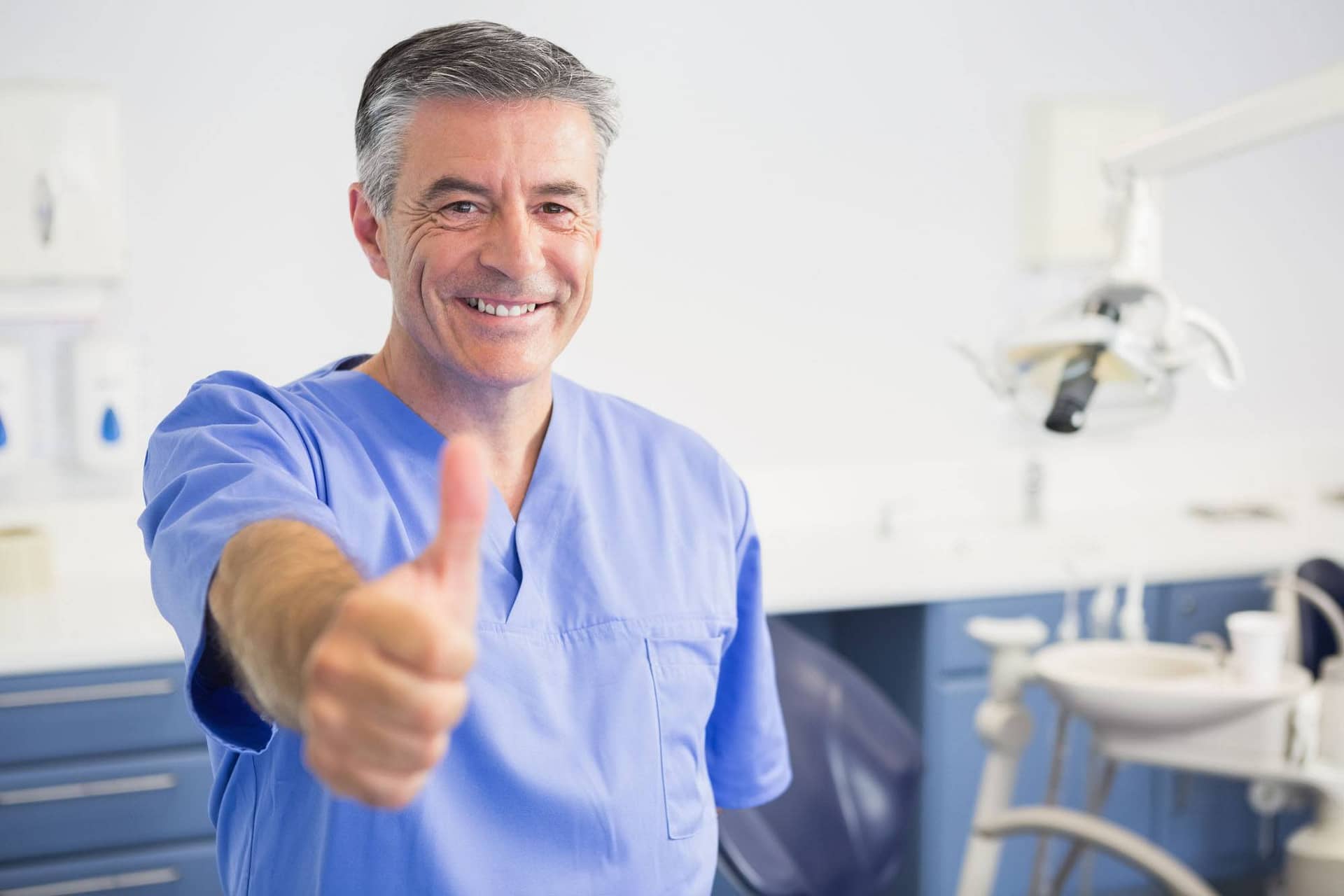 Esiste persino il miglior dentista cosmetico?