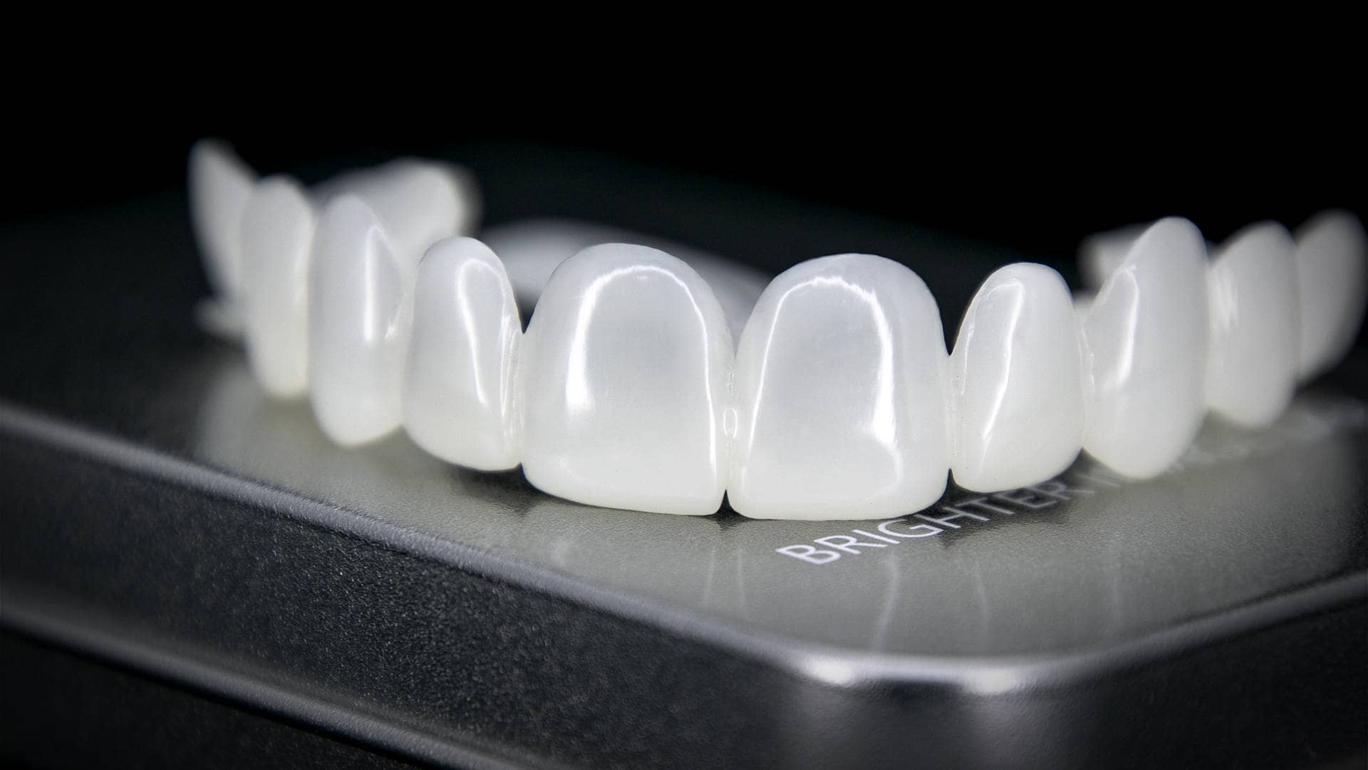 What are Press On Veneers and how to get a swoon-worthy smile? press on veneers